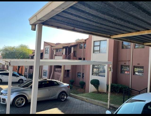 3 BEDROOM TOWNHOUSE FOR SALE IN WINCHESTER HILLS